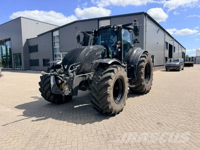 Valtra T235 direct Smart Touch Traktory