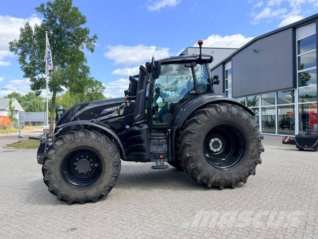Valtra T235 direct Smart Touch Traktory