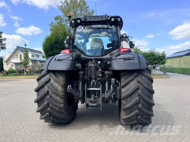 Valtra T235 direct Smart Touch Traktory