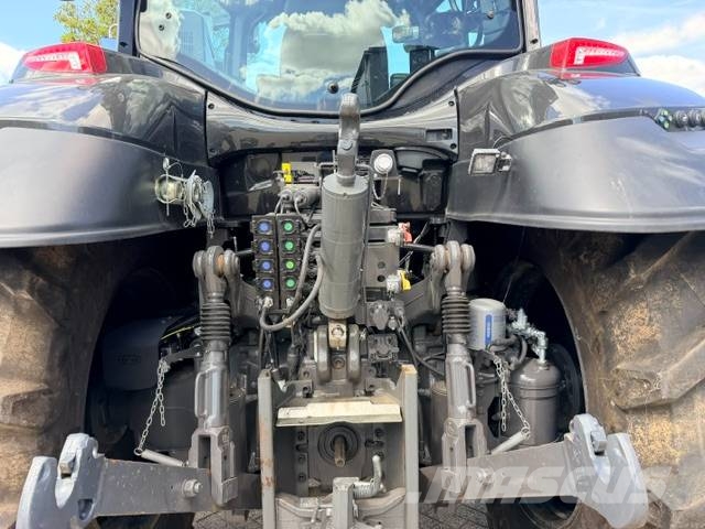 Valtra T235 direct Smart Touch Traktory