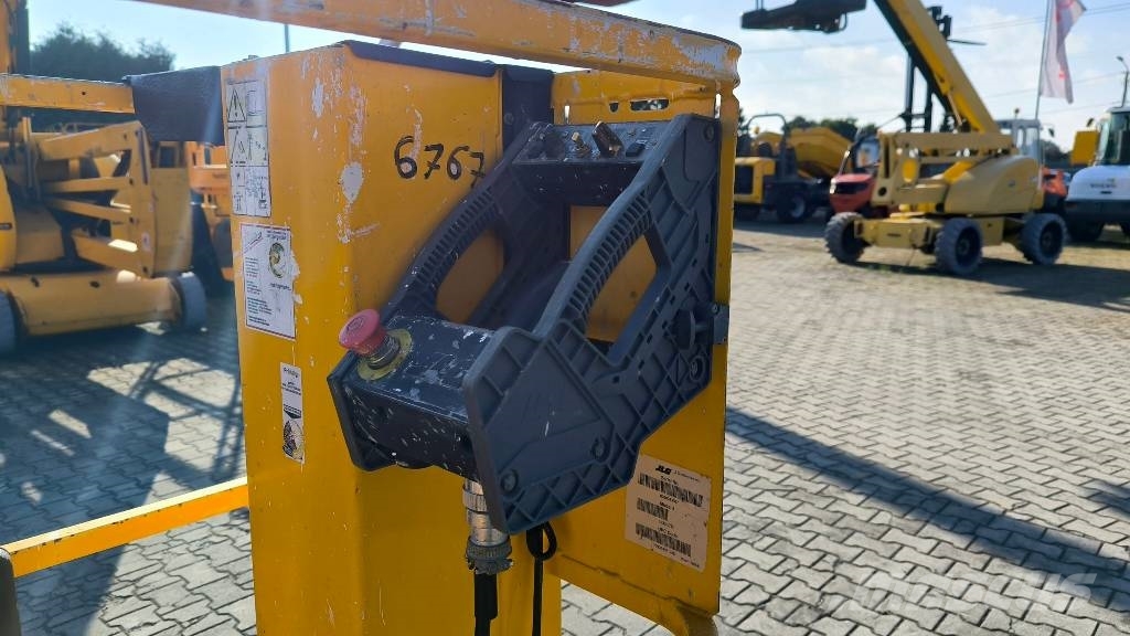 JLG 1230 ES Вертикальні щоглові підйомники