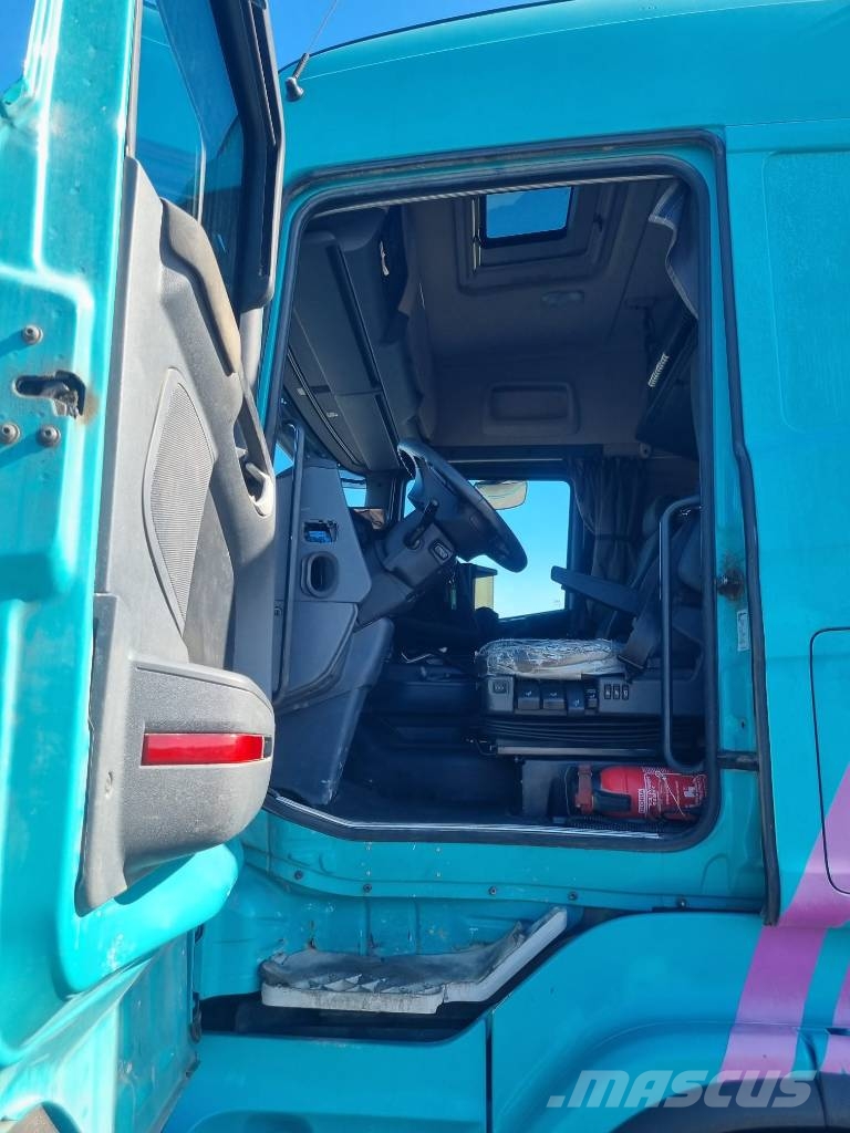 Scania R 480 LB شاحنات بمقصورة وهيكل