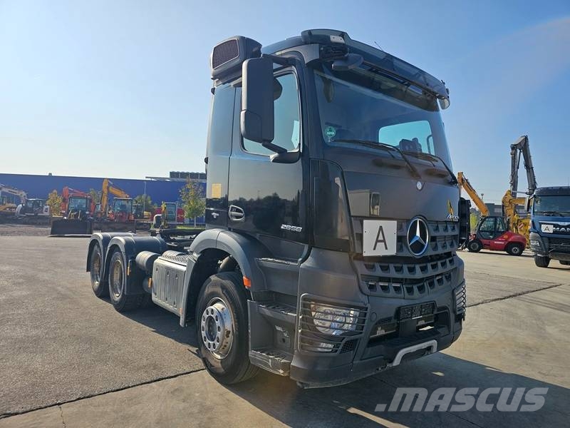 Mercedes-Benz Arocs 2658 自卸式货车