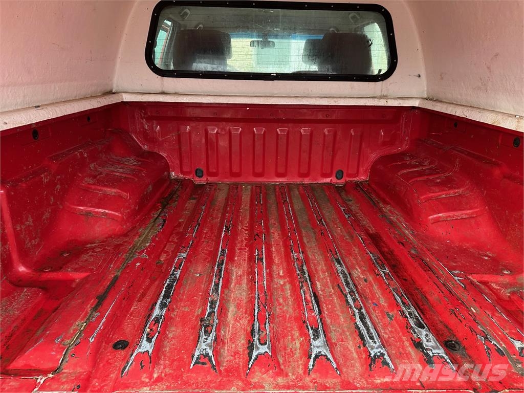 Nissan Navara VIN 960 Carros
