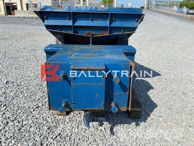 Locker SF42 Vibrating Feeder Trilmachines