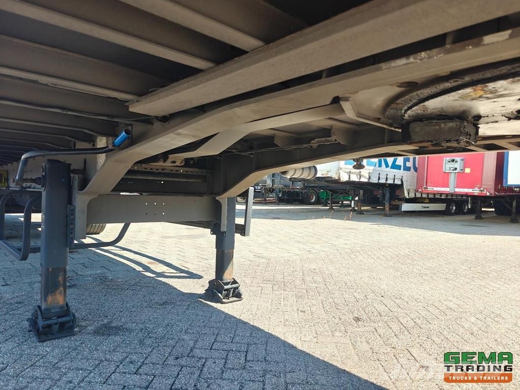 SYSTEM TRAILERS LPRS 18 Enclosed Body 13.6m + Unde Semirremolques de carrocería de cajas