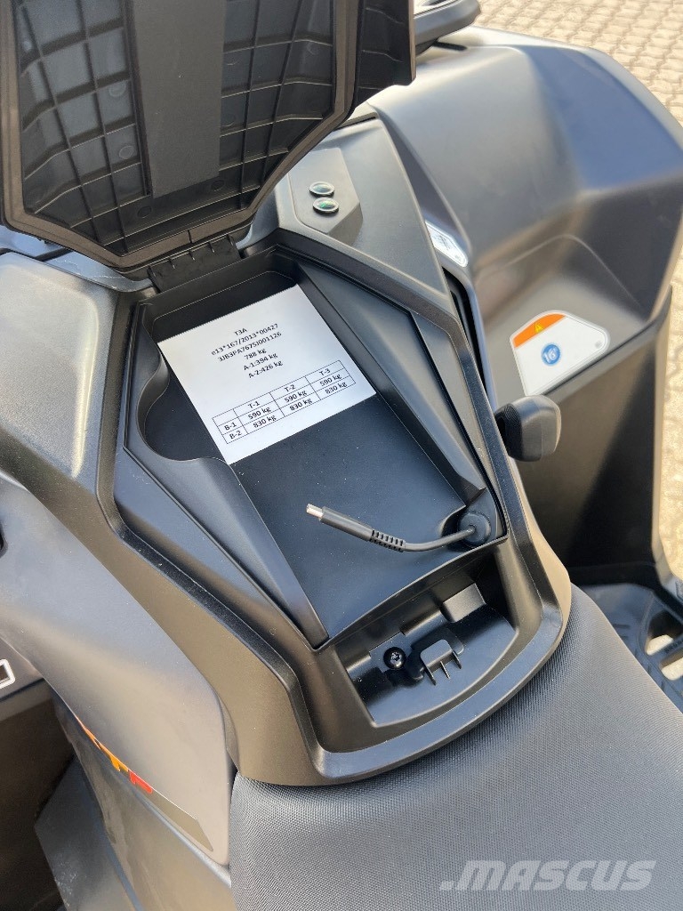 Can-am Outlander MAX XT-P 1000 V-Twin Квадроциклы