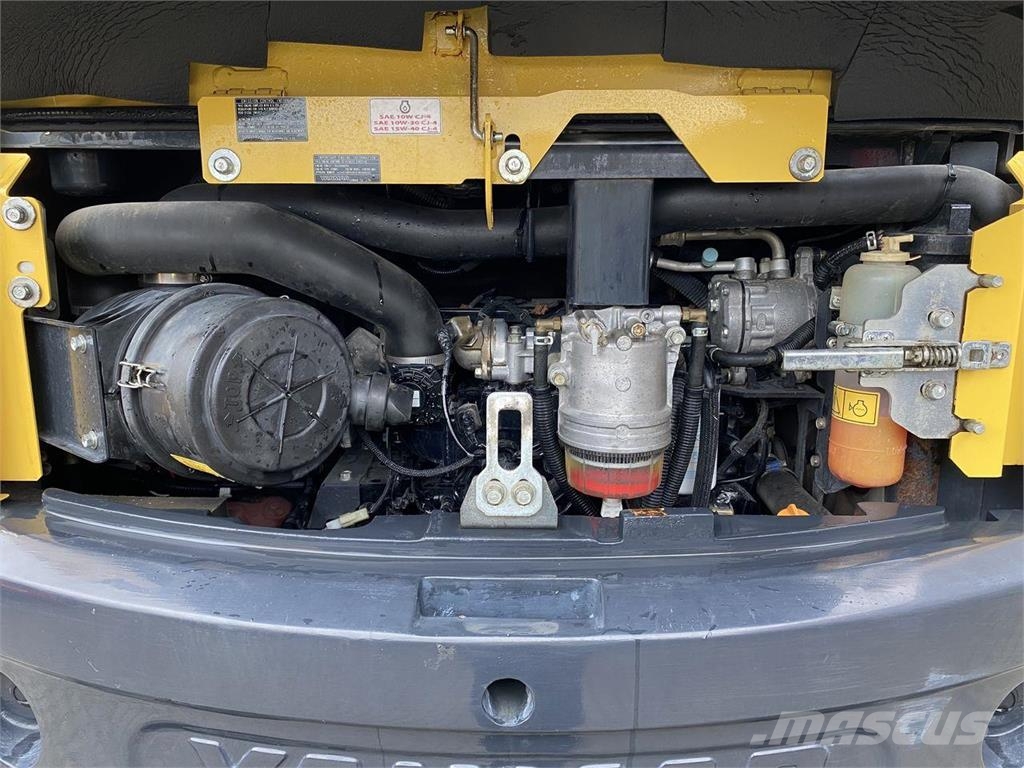 Yanmar VIO80-1A حفارات بعجل