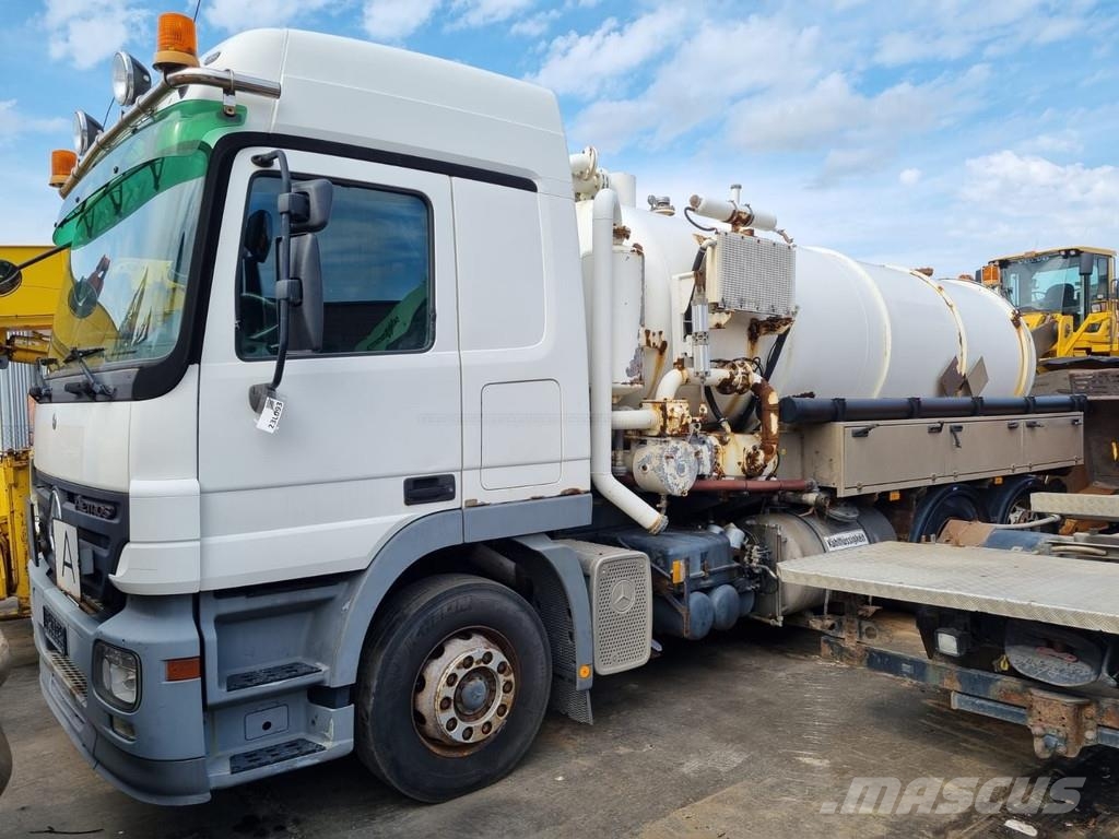 Mercedes-Benz Actros 2544 Staubsauger