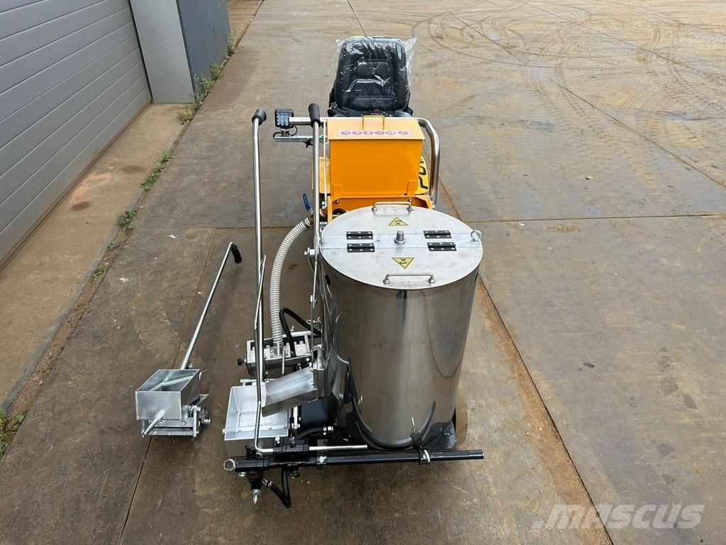 Giga Power 860 Road Marking Machine Sõiduautod
