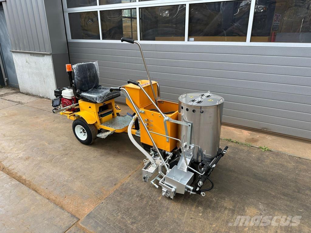 Giga Power 860 Road Marking Machine Sõiduautod