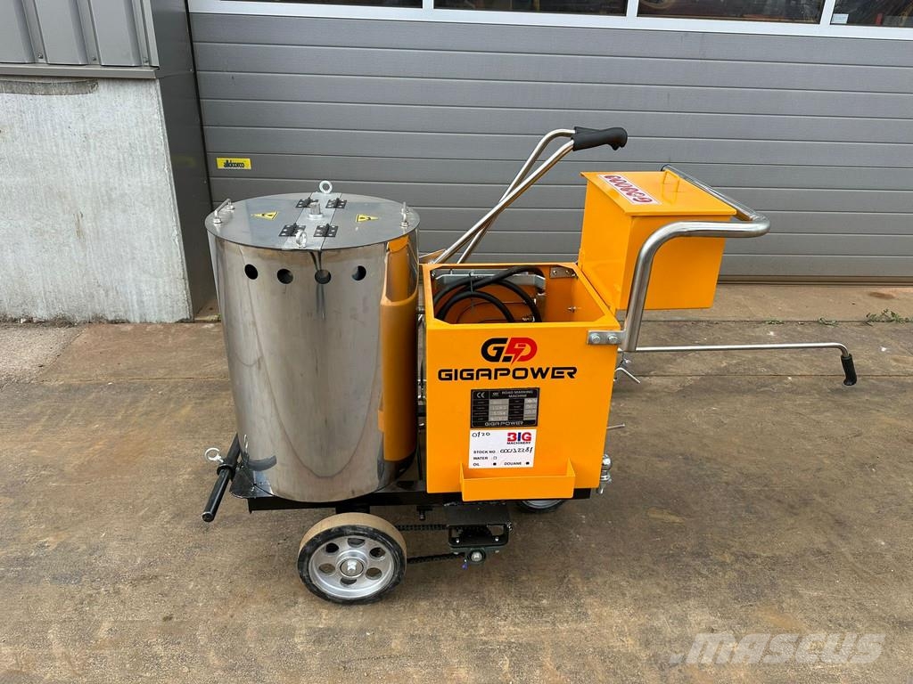 Giga Power 860 Road Marking Machine Sõiduautod