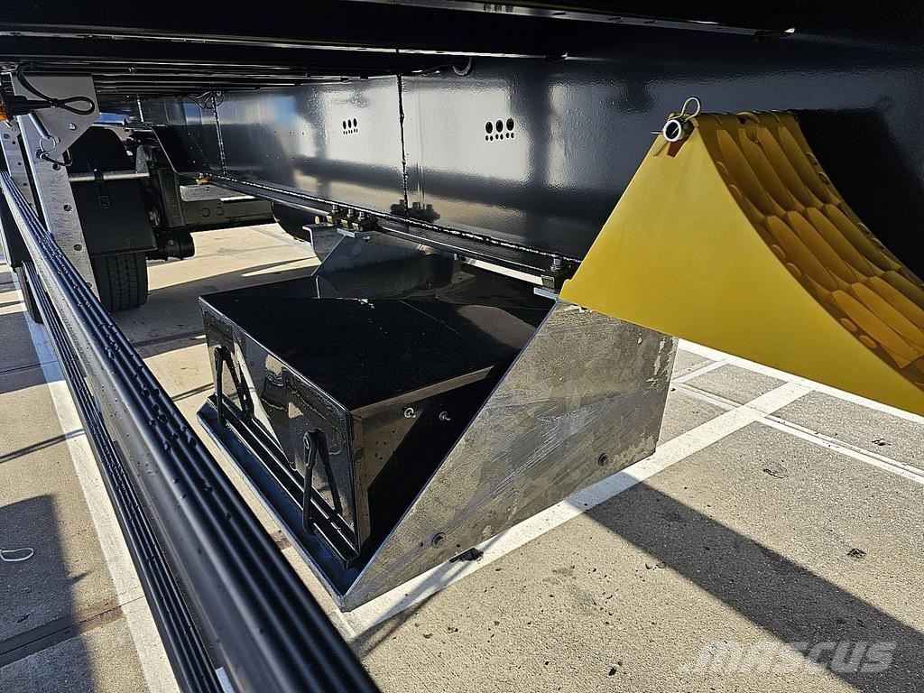  SYSTEM TRAILERS TFSH09 TRi Box semi-trailers