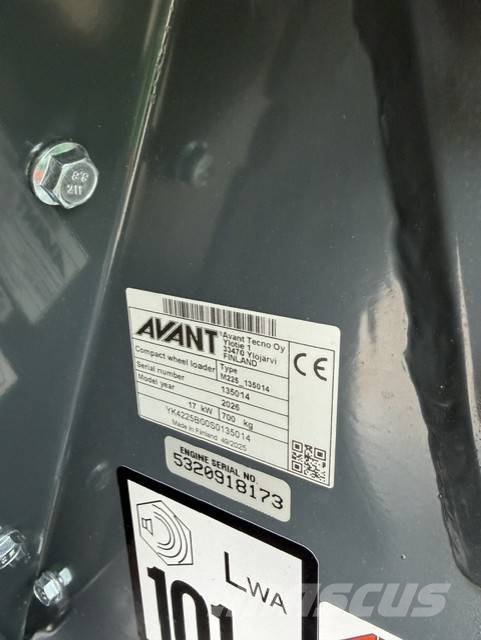 Avant Multifunktionslader 225 Kompaktlader