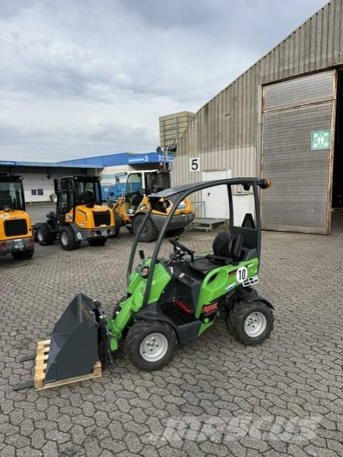 Avant Multifunktionslader 225 Kompaktlader