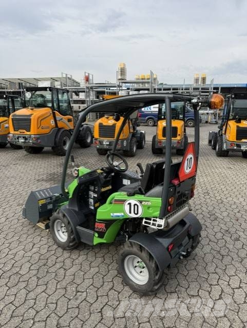 Avant Multifunktionslader 225 Kompaktlader