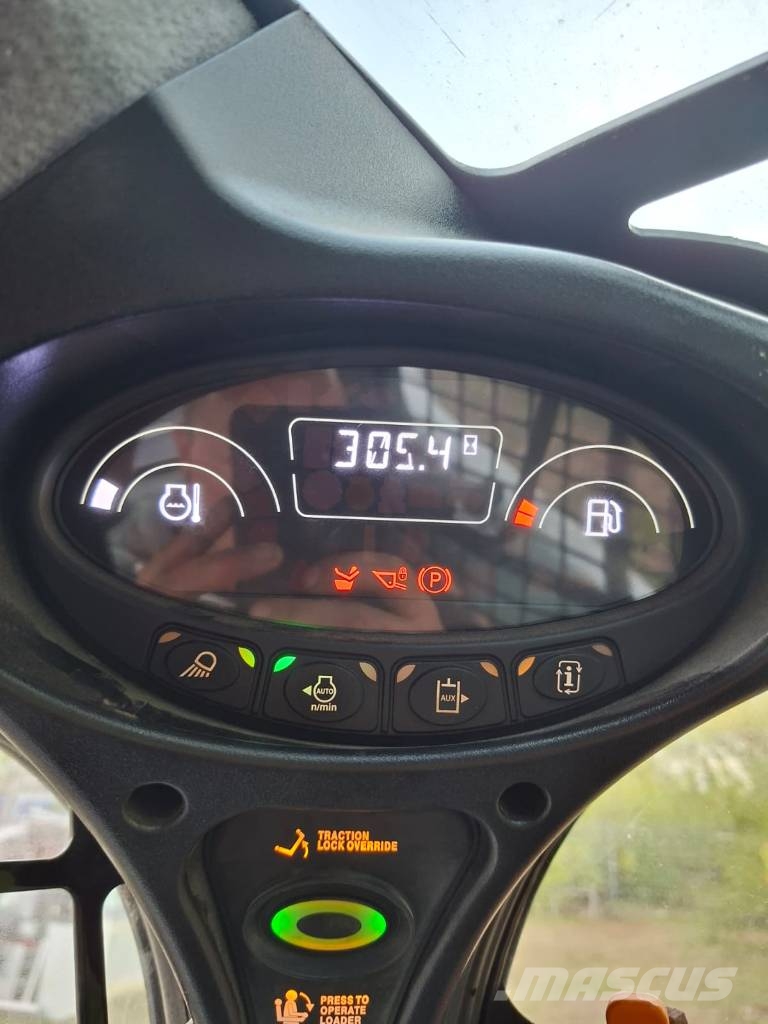 Bobcat S 530 لوادر انزلاقية التوجيه