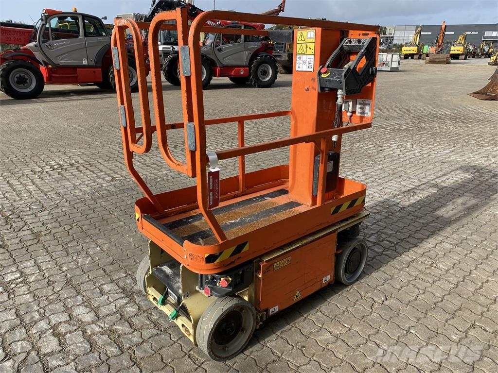 JLG 1230ES Vertikaalsed mast tõstukid
