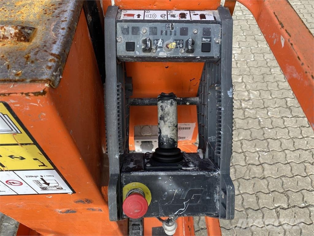 JLG 1230ES Vertikaalsed mast tõstukid