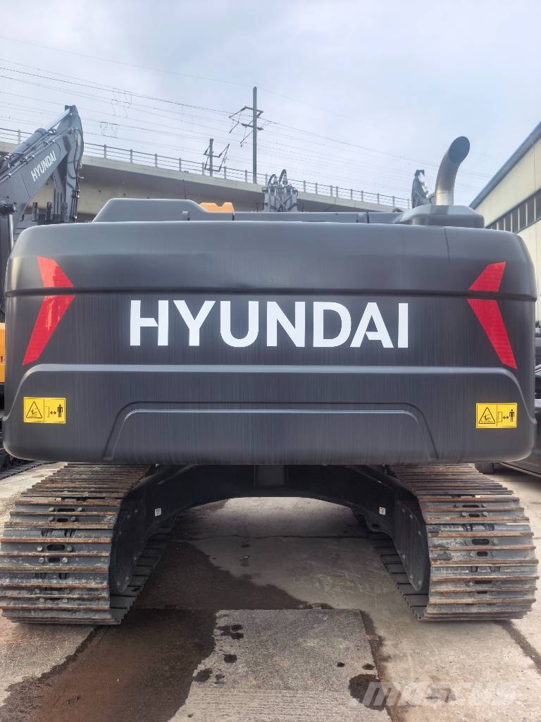 Hyundai HX225L PRO Raupenbagger