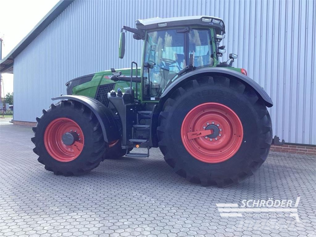 Fendt 832 VARIO GEN5 PROFI PLUS Traktoren