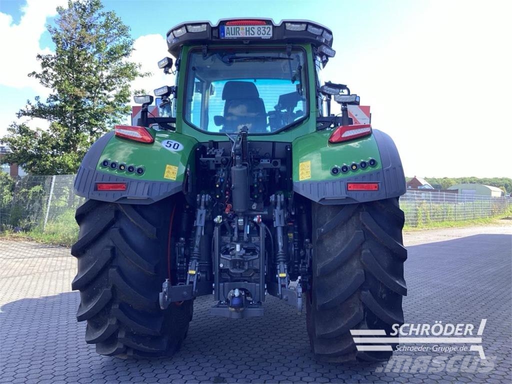 Fendt 832 VARIO GEN5 PROFI PLUS Traktoren