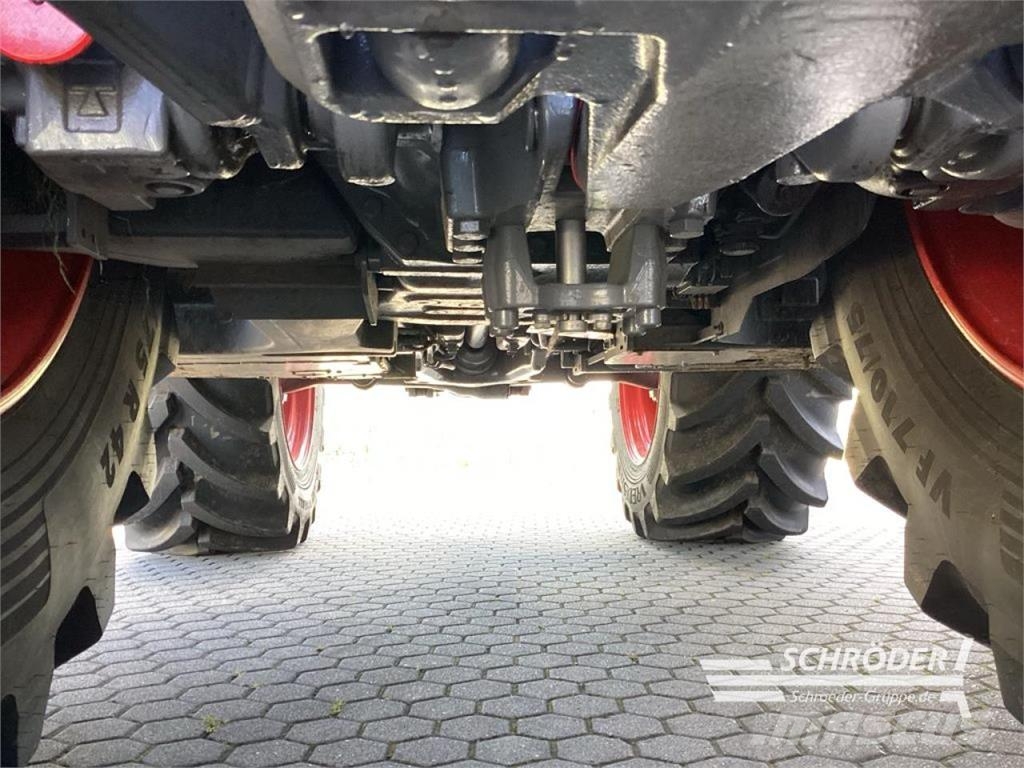 Fendt 832 VARIO GEN5 PROFI PLUS Traktoren