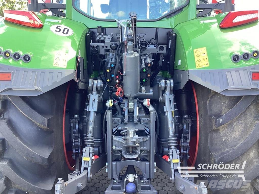 Fendt 832 VARIO GEN5 PROFI PLUS Traktoren