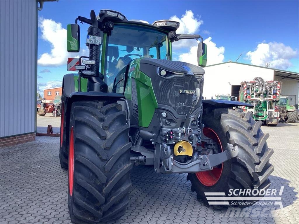 Fendt 832 VARIO GEN5 PROFI PLUS Traktoren