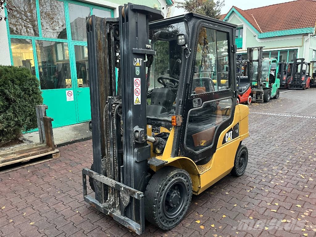 CAT DP25NT V-4244 INW Camiones diesel