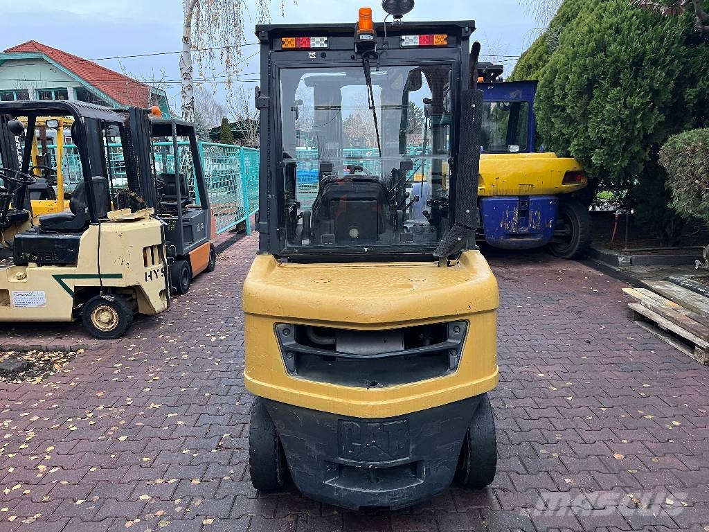 CAT DP25NT V-4244 INW Camiones diesel