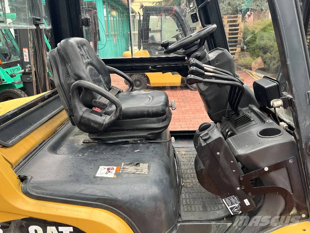 CAT DP25NT V-4244 INW Camiones diesel