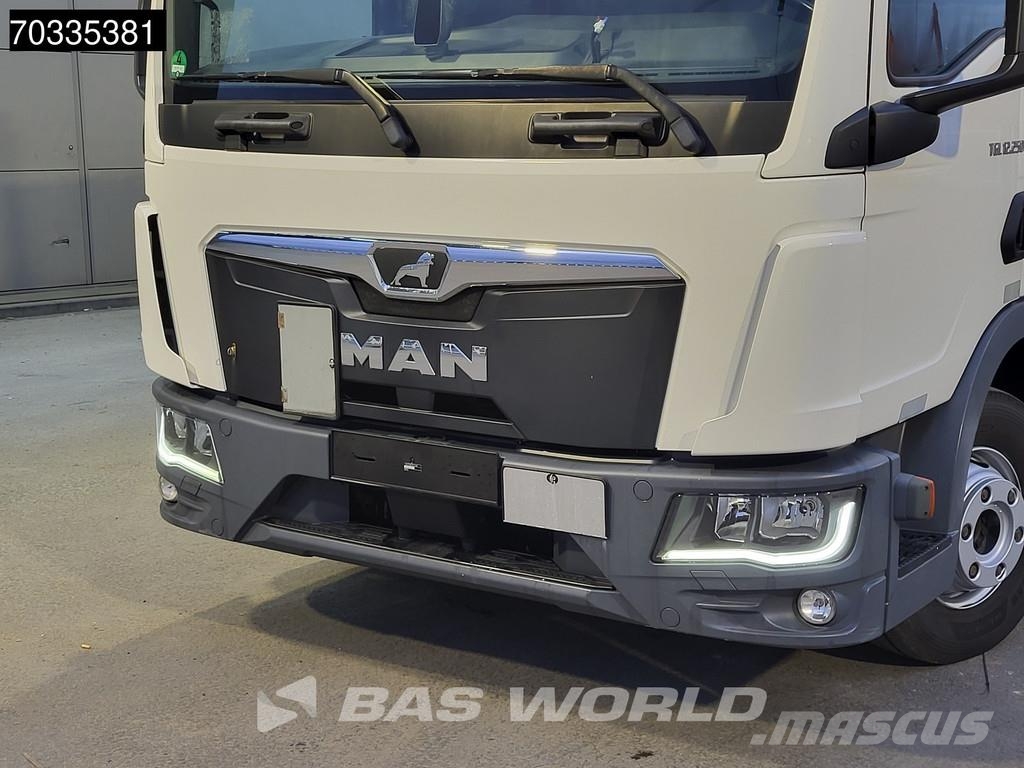 MAN TGL 12.250 4X2 12tonner 6-cylinder 1500kg ladebord شاحنات بغطاء جانبي