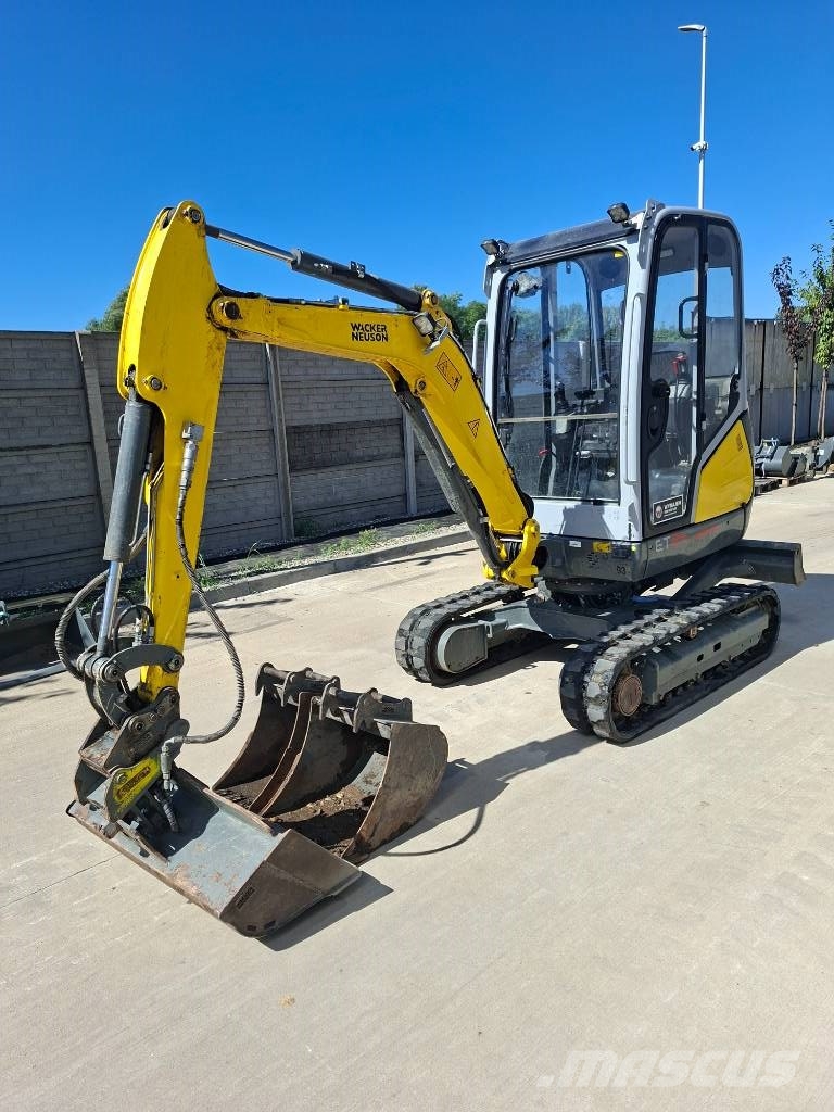 Wacker Neuson ET 24 حفارات زحافة