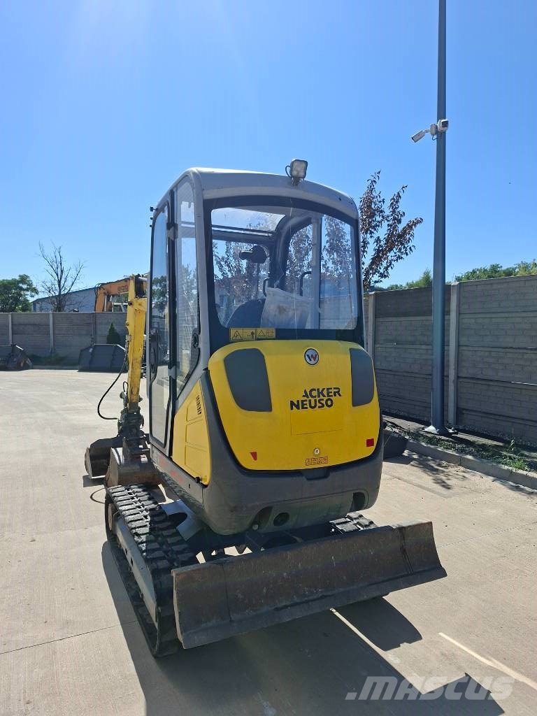 Wacker Neuson ET 24 حفارات زحافة