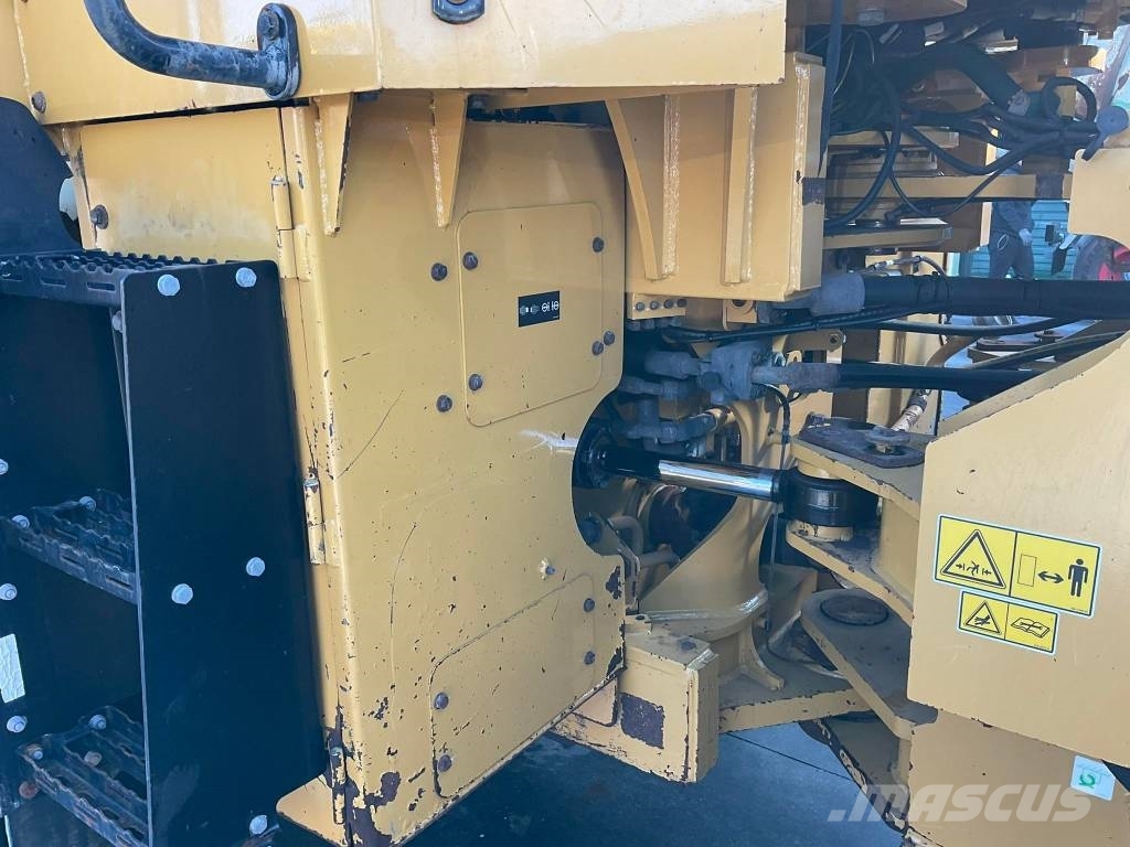 CAT 966K XE لوادر بعجل