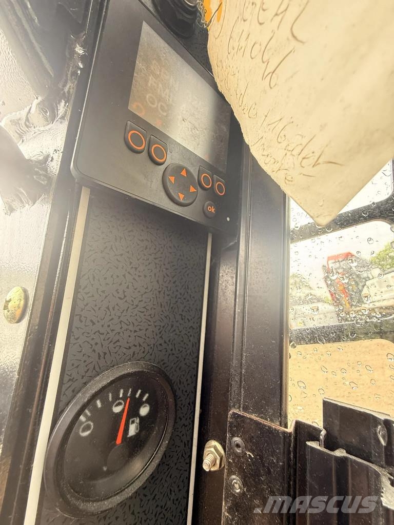 Gehl FL 608 r105 لوادر انزلاقية التوجيه