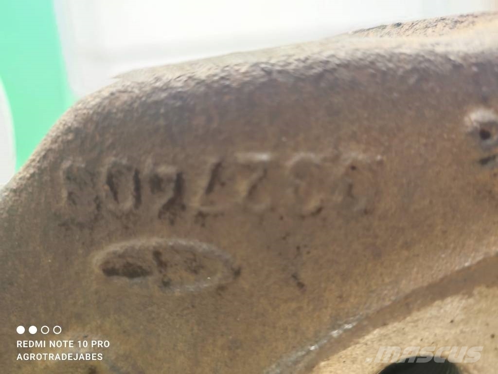 JCB Right front knuckle 0327403 JCB FASTRAC 8330 轴