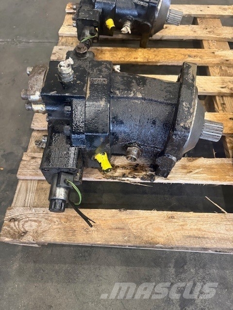 Liebherr L 566 2Plus2 HYDRAULIC DRIVE MOTOR Hidráulica