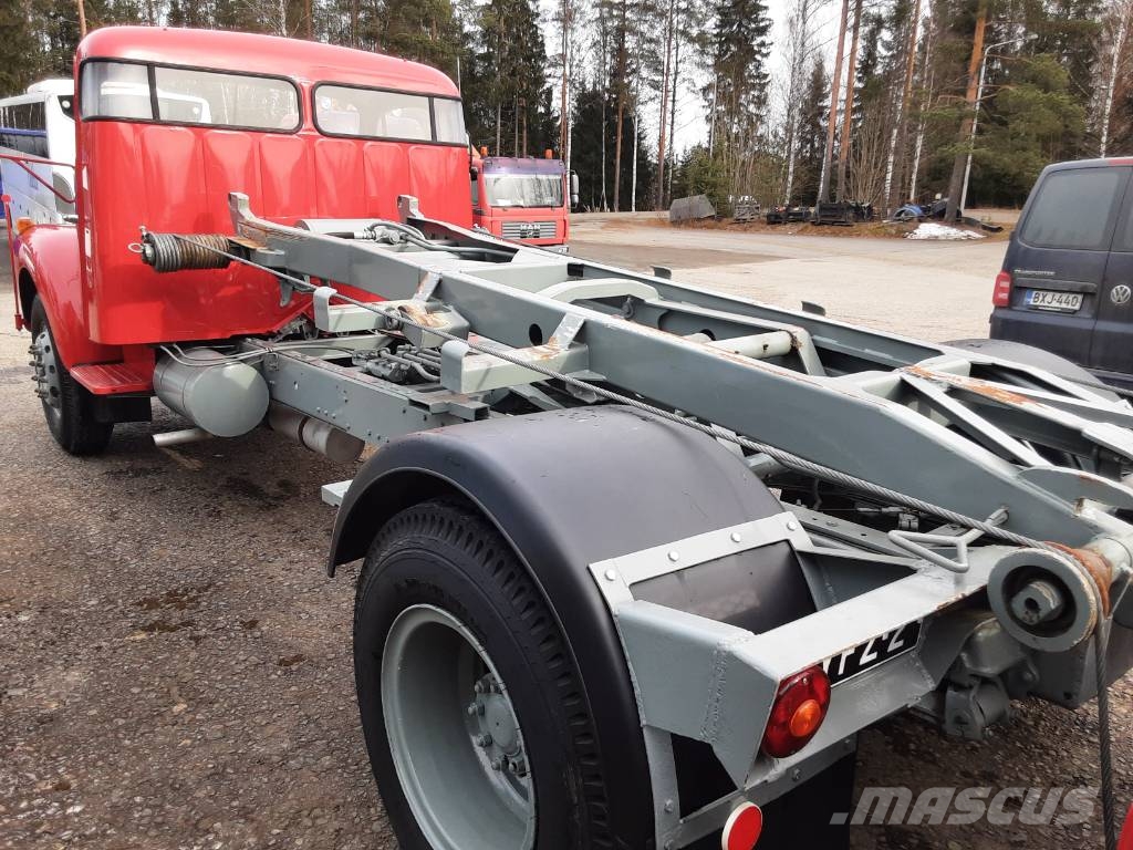 Volvo N84 Camiones desmontables