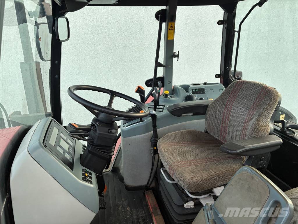McCormick MC 100 Traktori