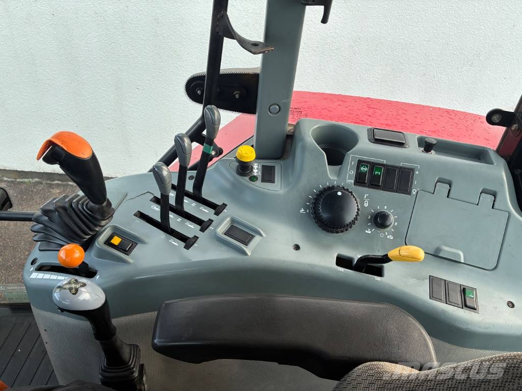 McCormick MC 100 Traktori