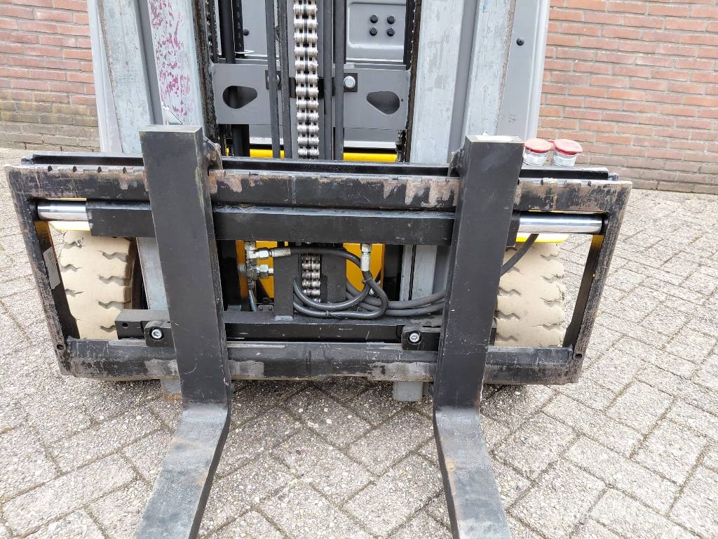 Jungheinrich EFG216K شاحنات ذات رافعات شوكية تعمل بالكهرباء
