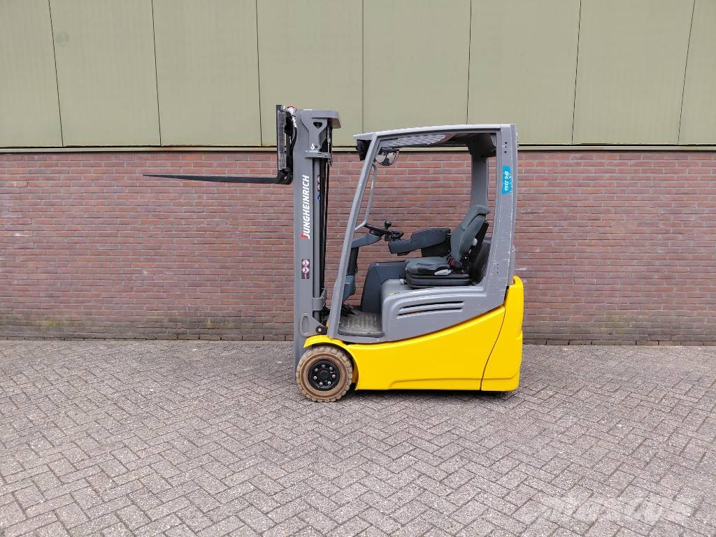 Jungheinrich EFG216K شاحنات ذات رافعات شوكية تعمل بالكهرباء