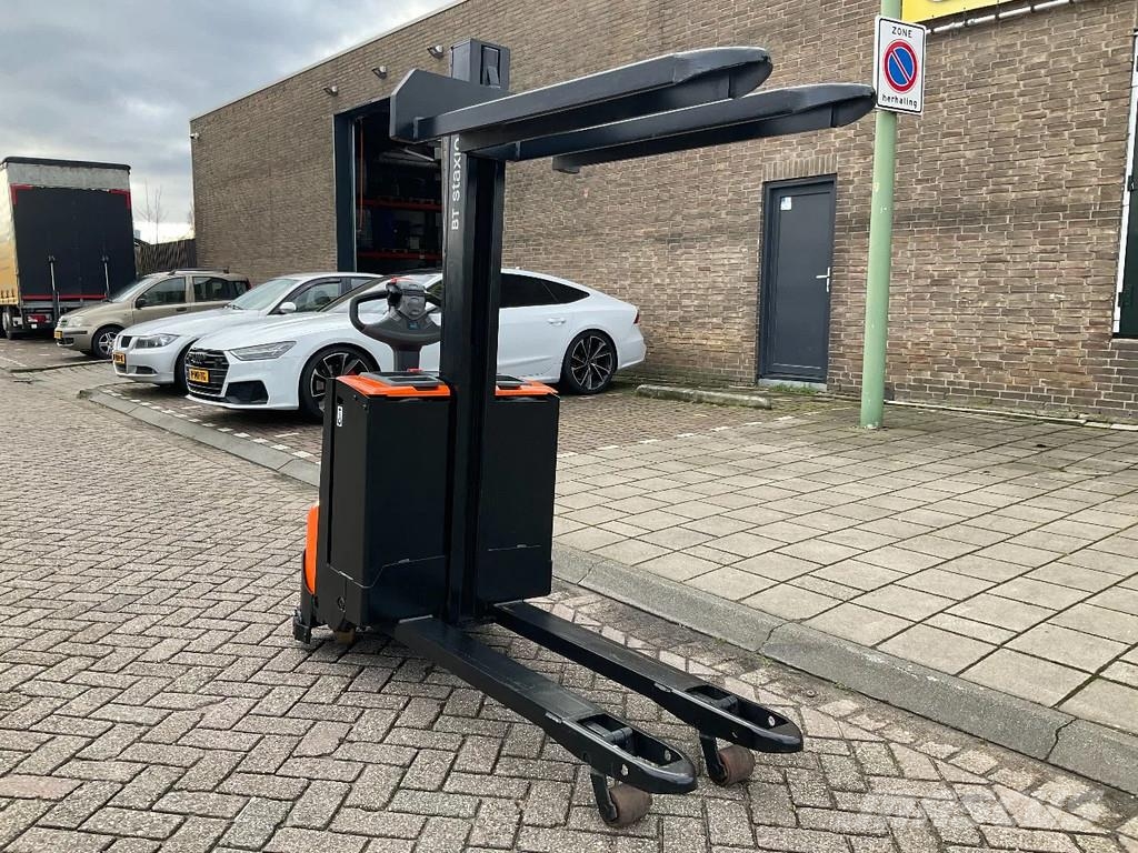 Toyota SWE080L 2000KG 1.58METER STAPELAAR / HEFTRUCK 手推堆垛车