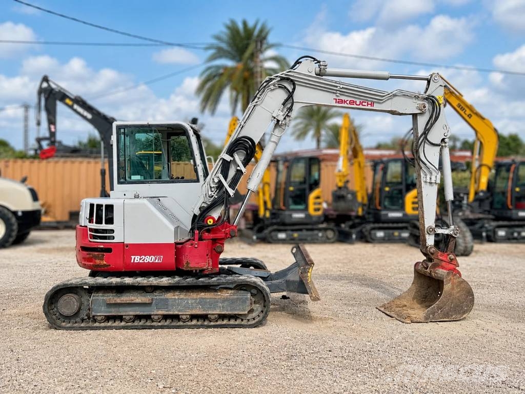 Takeuchi TB 280 FR Midigraafmachines 7t - 12t