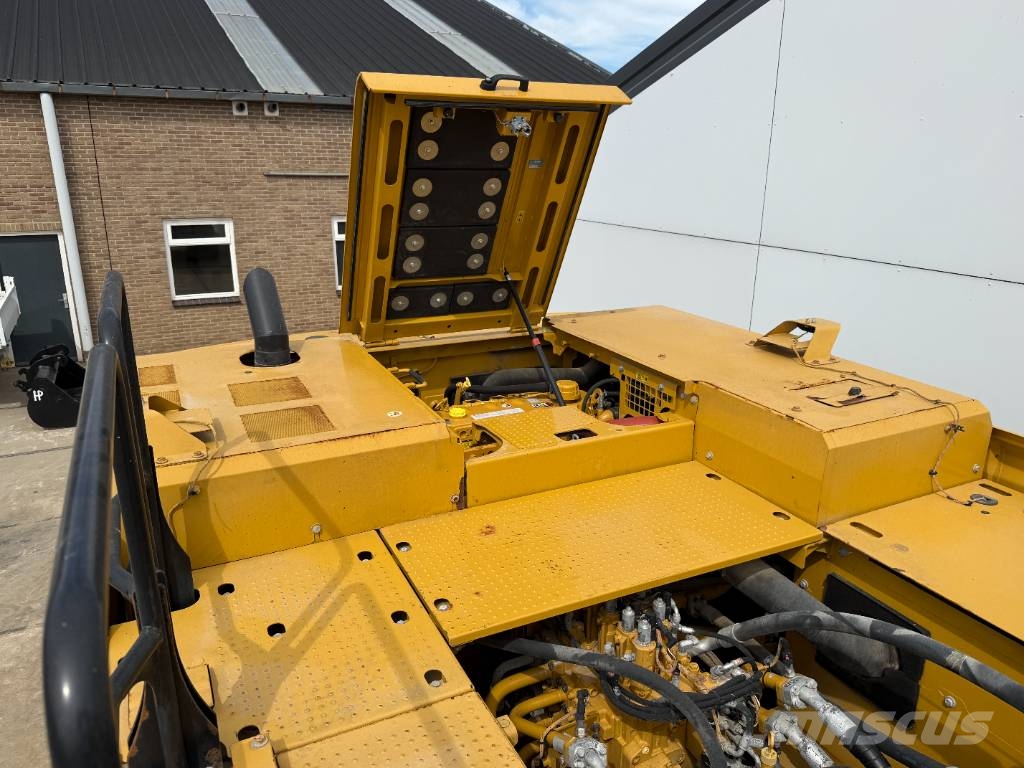 CAT 350 - BRAND NEW / UNUSED / Hammer Lines حفارات زحافة