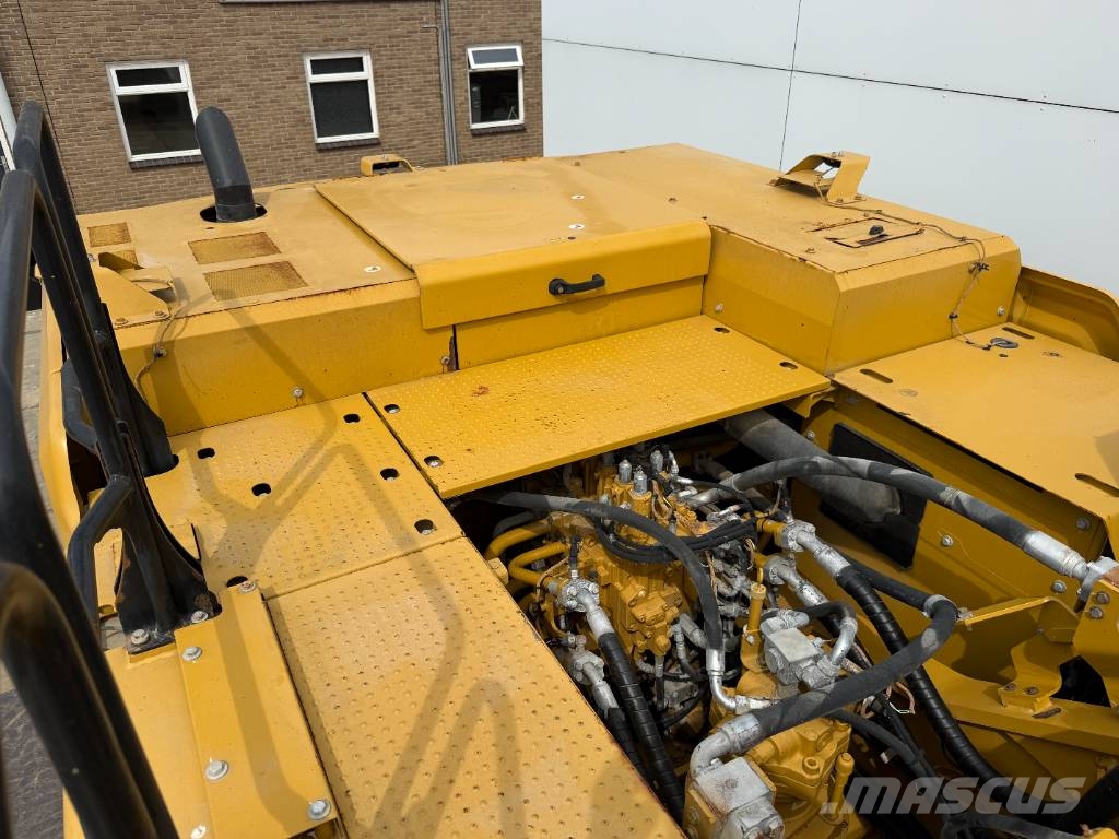 CAT 350 - BRAND NEW / UNUSED / Hammer Lines حفارات زحافة