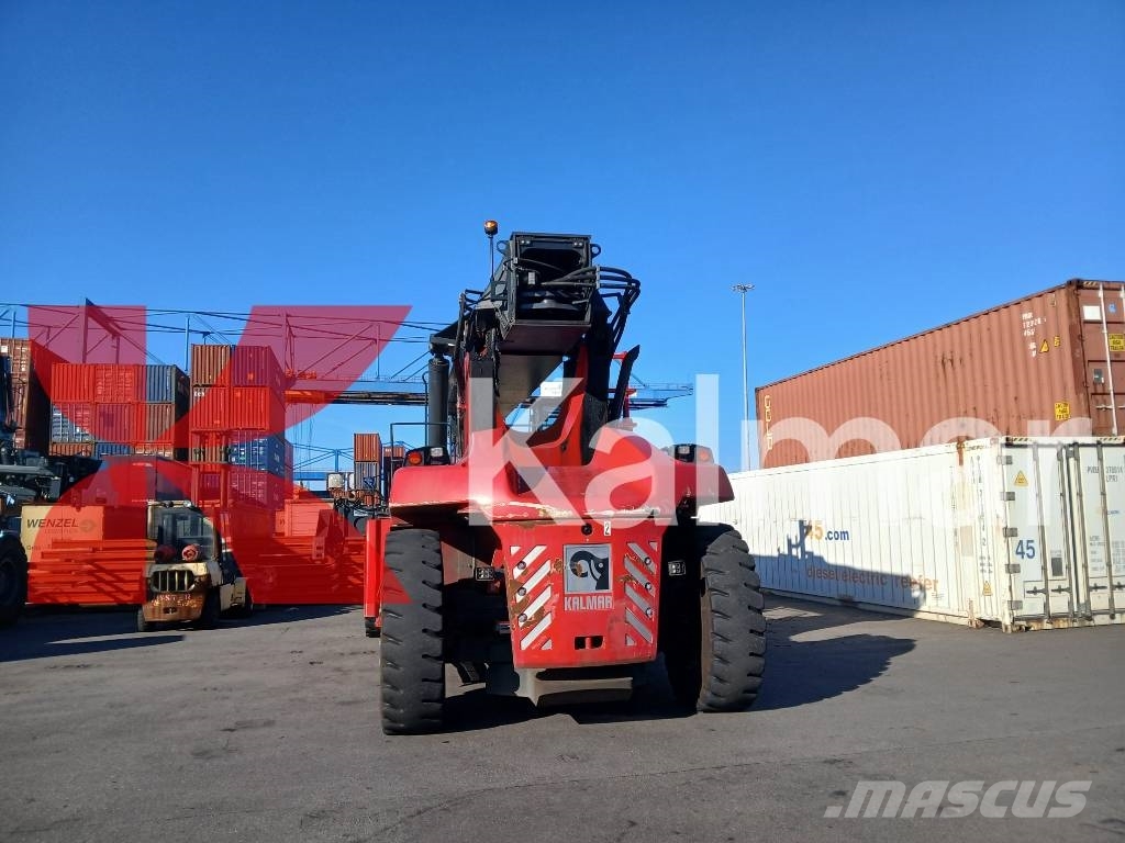 Kalmar DRG450-70S5XS Reach-Stacker