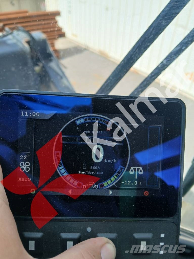 Kalmar DRG450-70S5XS Reach-Stacker